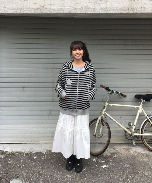 WaiKei(ワイケイ)の「スタードルフィンチェックアプリケフードジップアップブラウン(パーカー・レディース・その他・1/2)」の14枚目の写真