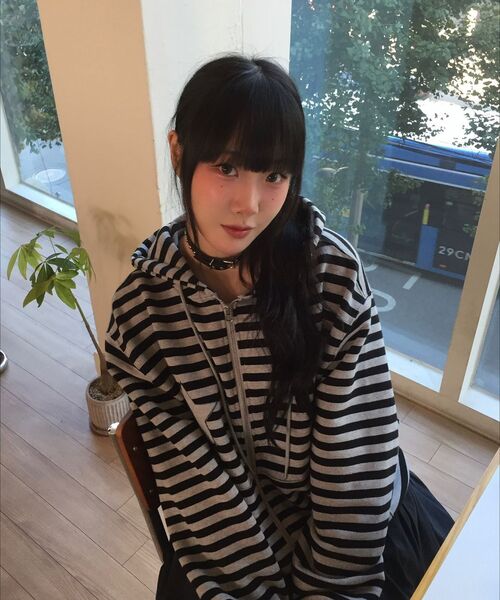 WaiKei(ワイケイ)の「スタードルフィンチェックアプリケフードジップアップブラウン(パーカー・レディース・その他・1/2)」の15枚目の写真