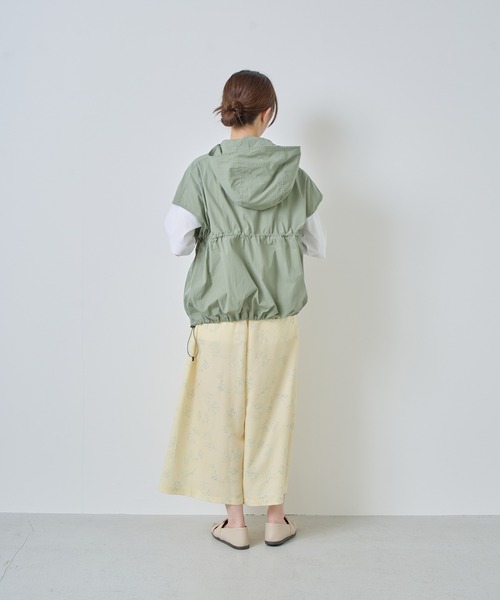 Kelen(ケレン)の「「KELEN / ケレン」ドロストデザインフードベスト(シャツ/ブラウス・レディース・ライトイエロー/ブラック/ベージュ/ライトカーキ・FREE)」の16枚目の写真