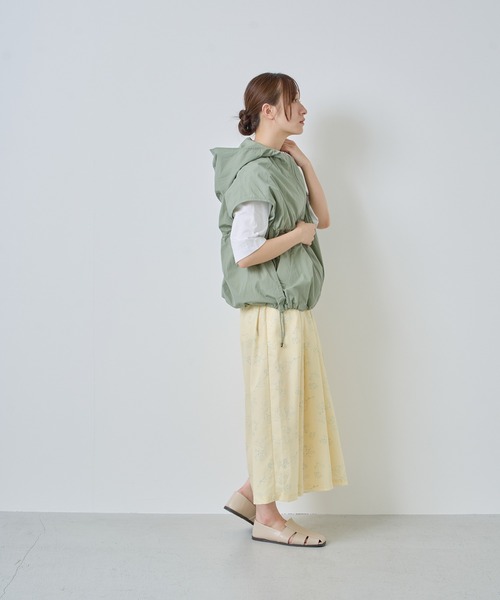 Kelen(ケレン)の「「KELEN / ケレン」ドロストデザインフードベスト(シャツ/ブラウス・レディース・ライトイエロー/ブラック/ベージュ/ライトカーキ・FREE)」の18枚目の写真