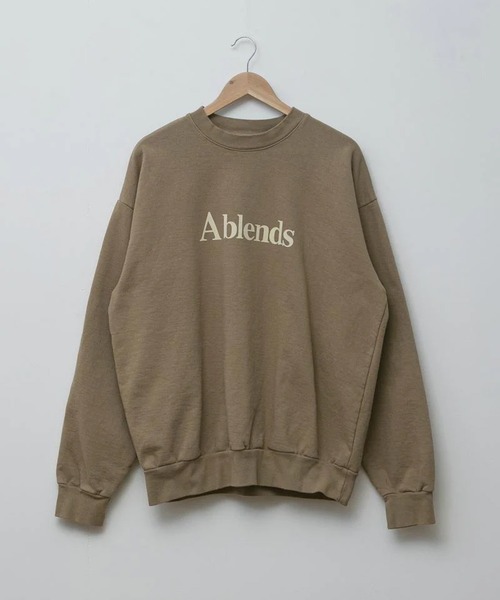 A blends(エイブレンズ)の「A blends 製品染めフロッキープリントスウェットクルーネック(スウェット・メンズ・モカ/グリーン/ホワイト・X-LARGE/MEDIUM)」の3枚目の写真