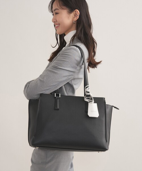 INDIVI（インディヴィ）の「【収納力◎／A4サイズ対応】シゴデキバッグ（トートバッグ・レディース・ライトグレー/ベージュ/ブラック・00）」の2枚目の写真