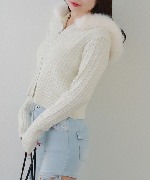 continuer de NICE CLAUP（コンティニューデナイスクラップ）の「キラキラケーブルファーパーカー（ニット/セーター・レディース・ピンク/アイボリー/トップグレー/ブラック・FREE）」の12枚目の写真