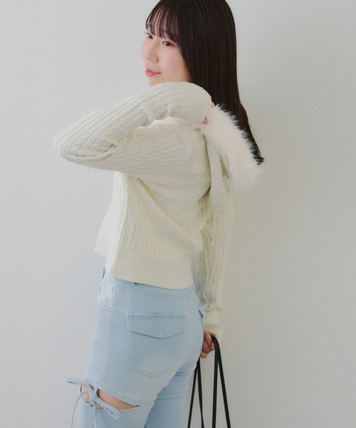 continuer de NICE CLAUP（コンティニューデナイスクラップ）の「キラキラケーブルファーパーカー（ニット/セーター・レディース・ピンク/アイボリー/トップグレー/ブラック・FREE）」の15枚目の写真