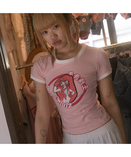 MISSLULZ(ミスルールズ)の「Future Friend Slim Fit T-Shirt Candy Pink(Tシャツ/カットソー・レディース・マルチ/ダークパープル/ストーン・X-SMALL/SMALL/MEDIUM)」の2枚目の写真