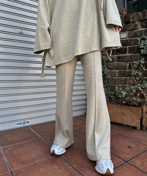 WILLFULLY（ウィルフリー）の「center seam rib flare PT（その他パンツ・レディース・オートミール/グレー系その他/ライム・L/FREE）」の12枚目の写真