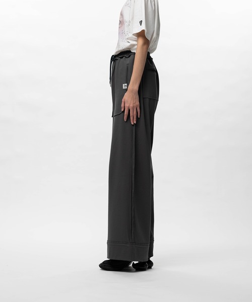 Maison MIHARA YASUHIRO(メゾンミハラヤスヒロ)の「Inside-out Pants(その他パンツ・レディース・ブラック・38/36)」の11枚目の写真