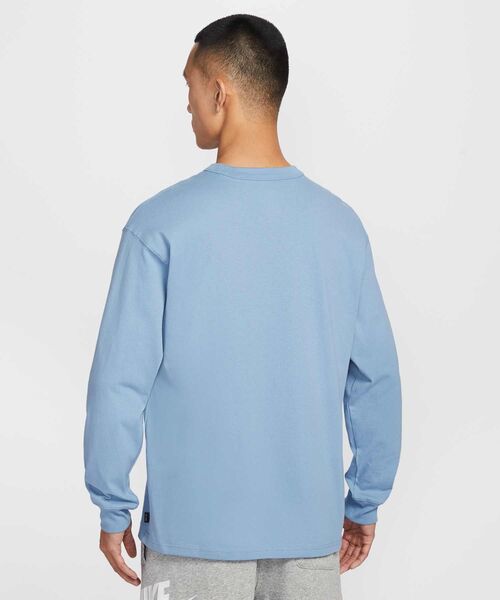 NIKE(ナイキ)の「ナイキ スポーツウェア プレミアム エッセンシャル メンズ ロングスリーブ Tシャツ / Nike Sportswear Premium Essentials Men's Long-Sleeve T-Shirt IH1128-486 Work Blue(Tシャツ/カットソー・メンズ・ブルー系その他・L/M/S/2XL/XL)」の2枚目の写真