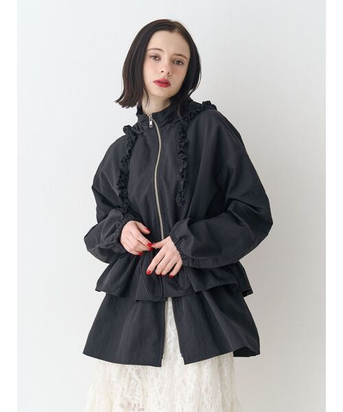 jouetie（ジュエティ）の「フリルマウンテンブルゾン フード付き（ナイロンジャケット・レディース・アイボリー/カーキ/ブラック・MEDIUM）」の20枚目の写真