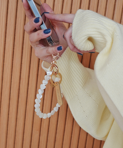 Spick & Span（スピックアンドスパン）の「HASHIBAMI / ハシバミ シェルハートスマホストラップ（その他小物・レディース・ホワイト・FREE）」の3枚目の写真