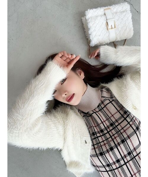 RESEXXY（リゼクシー）の「シャギーニットカーディガン（カーディガン/ボレロ・レディース・ホワイト/ピンク/チャコールグレー/ブラック・FREE）」の19枚目の写真