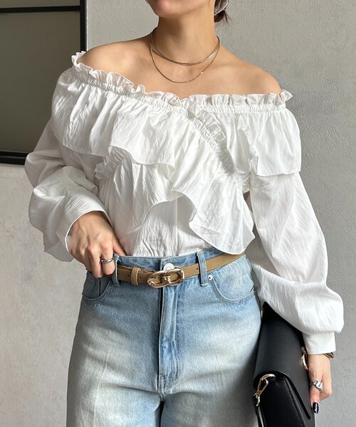 Thevon（ゼボン）の「クロスフリルブラウス（シャツ/ブラウス・レディース・サックスブルー/オフホワイト/ブラック・FREE）」の5枚目の写真