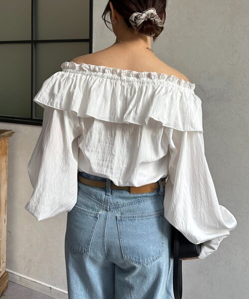 Thevon（ゼボン）の「クロスフリルブラウス（シャツ/ブラウス・レディース・サックスブルー/オフホワイト/ブラック・FREE）」の6枚目の写真