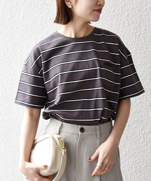 SHIPS any(シップス エニィ)の「SHIPS any:〈洗濯機可能〉マルチボーダー ワイド TEE(Tシャツ/カットソー・レディース・オフホワイト/チャコールグレー/グリーン・ONE SIZE)」の14枚目の写真