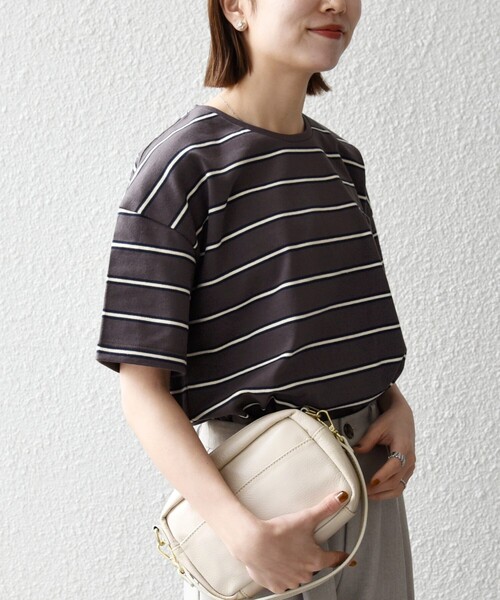 SHIPS any(シップス エニィ)の「SHIPS any:〈洗濯機可能〉マルチボーダー ワイド TEE(Tシャツ/カットソー・レディース・オフホワイト/チャコールグレー/グリーン・ONE SIZE)」の15枚目の写真