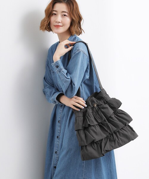 grove（グローブ）の「【撥水】ティアードドロストショルダー（ショルダーバッグ・レディース・ダークグレー/ブラック/ナチュラル・00）」の4枚目の写真