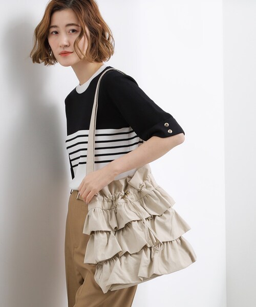 grove（グローブ）の「【撥水】ティアードドロストショルダー（ショルダーバッグ・レディース・ダークグレー/ブラック/ナチュラル・00）」の8枚目の写真