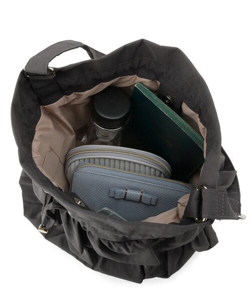 grove（グローブ）の「【撥水】ティアードドロストショルダー（ショルダーバッグ・レディース・ダークグレー/ブラック/ナチュラル・00）」の20枚目の写真