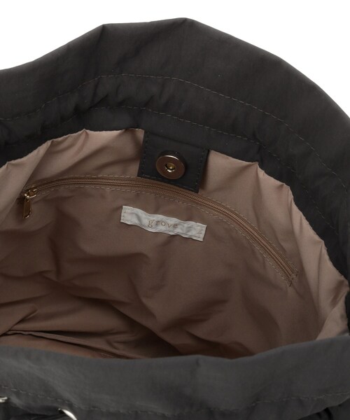 grove（グローブ）の「【撥水】ティアードドロストショルダー（ショルダーバッグ・レディース・ダークグレー/ブラック/ナチュラル・00）」の21枚目の写真