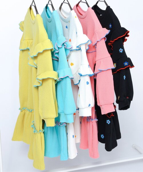 apres les cours（アプレレクール）の「ワッフルメニーフリルワンピース_ジュニア対応（ワンピース・キッズ・ターコイズブルー/ブラック/アイボリー/イエロー/サーモンピンク・90/80/110/100/140/130/120）」の7枚目の写真