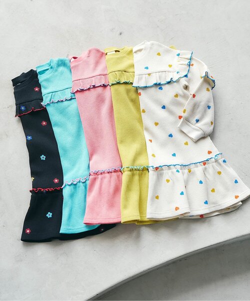 apres les cours（アプレレクール）の「ワッフルメニーフリルワンピース_ジュニア対応（ワンピース・キッズ・ターコイズブルー/ブラック/アイボリー/イエロー/サーモンピンク・90/80/110/100/140/130/120）」の9枚目の写真