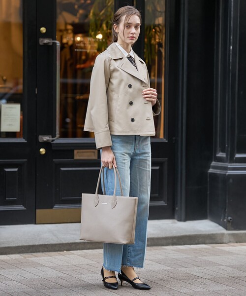 DRESSTERIOR（ドレステリア）の「【撥水素材】Aラインショートトレンチジャケット（トレンチコート・レディース・ベージュ/ネイビー・34/36/38）」の10枚目の写真