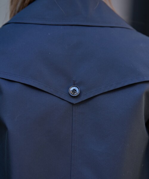DRESSTERIOR（ドレステリア）の「【撥水素材】Aラインショートトレンチジャケット（トレンチコート・レディース・ベージュ/ネイビー・34/36/38）」の21枚目の写真