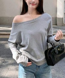 綺麗め抜け感作る大人オフショルカットソー