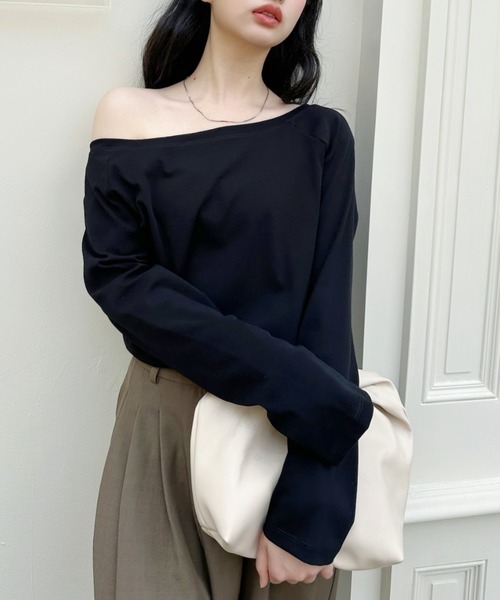 maison de LATIR(メゾンドラティール)の「綺麗め抜け感作る大人オフショルカットソー(Tシャツ/カットソー・レディース・ホワイト/ブラック/グレー・FREE)」の14枚目の写真