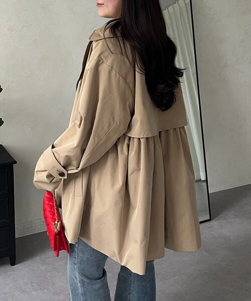 prose verse（プロズヴェール）の「バックギャザーミドル丈Aライントレンチコート（トレンチコート・レディース・ベージュ・LARGE/MEDIUM/SMALL）」の9枚目の写真