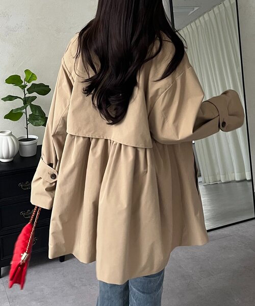 prose verse（プロズヴェール）の「バックギャザーミドル丈Aライントレンチコート（トレンチコート・レディース・ベージュ・LARGE/MEDIUM/SMALL）」の12枚目の写真