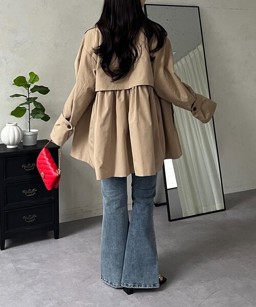 prose verse（プロズヴェール）の「バックギャザーミドル丈Aライントレンチコート（トレンチコート・レディース・ベージュ・LARGE/MEDIUM/SMALL）」の18枚目の写真