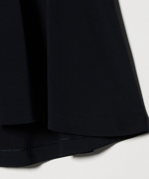 UNITED ARROWS（ユナイテッドアローズ）の「FEEL CLEAN 2WAY ブラウス ‐防しわ ストレッチ UVカット‐（シャツ/ブラウス・レディース・ブラック/ネイビー・38/36）」の21枚目の写真