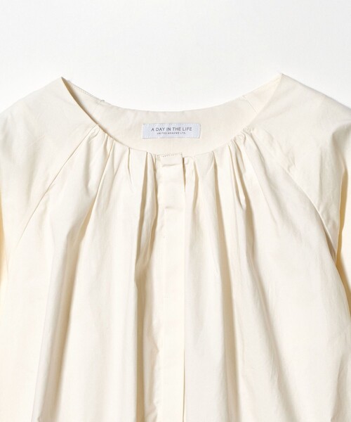 A DAY IN THE LIFE UNITED ARROWS(アデイインザライフユナイテッドアローズ)の「ギャザー バルーンスリーブ ブラウス <A DAY IN THE LIFE>(シャツ/ブラウス・レディース・ダークグレー/モカ/オフホワイト・FREE)」の13枚目の写真