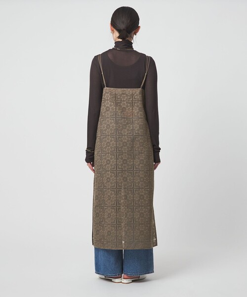 green label relaxing（グリーンレーベルリラクシング）の「シアー レース キャミソール ワンピース（ワンピース・レディース・オフホワイト/モカ・FREE）」の11枚目の写真