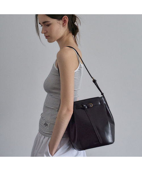 FOLNUA（フォルニュア）の「LALE BAG [2COLOR]（ショルダーバッグ・レディース・ブラック/ブラウン・FREE）」の2枚目の写真