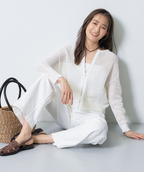 INDIVI(インディヴィ)の「【洗える/コットン】メッシュジップニットカーディガン(カーディガン/ボレロ・レディース・ダークブラウン/チャコールグレー/ライトグレー/ホワイト・38)」の8枚目の写真
