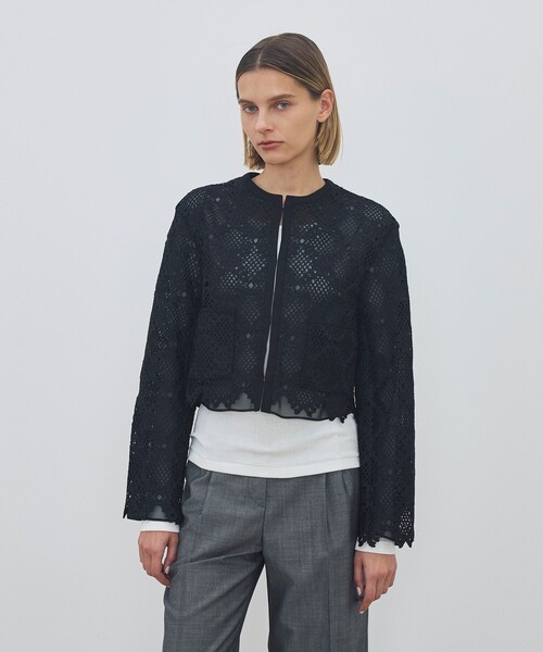 DES PRES（デ・プレ）の「【WEB先行予約】ブルームリーフレース レイヤードノーカラージャケット（ノーカラージャケット・レディース・ブラック/ホワイト・FREE）」の4枚目の写真