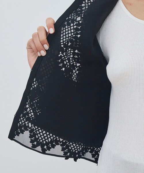 DES PRES（デ・プレ）の「【WEB先行予約】ブルームリーフレース レイヤードノーカラージャケット（ノーカラージャケット・レディース・ブラック/ホワイト・FREE）」の7枚目の写真