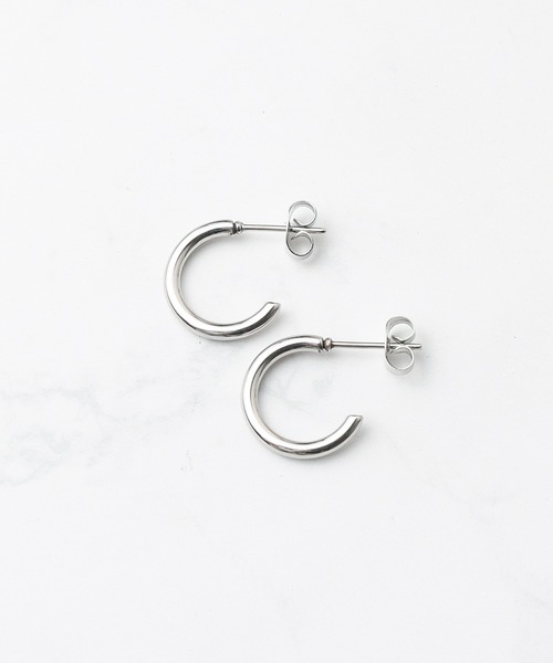 ARCHIVER(アーカイバ)の「【Stainless】 Half Hoop Pierce 15mm-ハーフ フープピアス(ピアス(両耳用)・メンズ・ゴールド/シルバー・FREE)」の3枚目の写真
