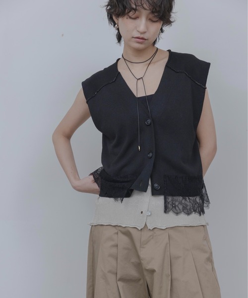 Eimee Law（エイミーロウ）の「レーストリムレイヤードニットベスト（ベスト・レディース・ブラック/ベージュ・FREE）」の18枚目の写真