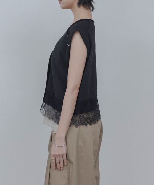 Eimee Law（エイミーロウ）の「レーストリムレイヤードニットベスト（ベスト・レディース・ブラック/ベージュ・FREE）」の20枚目の写真