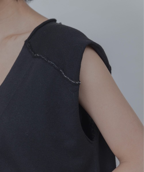 Eimee Law（エイミーロウ）の「レーストリムレイヤードニットベスト（ベスト・レディース・ブラック/ベージュ・FREE）」の17枚目の写真