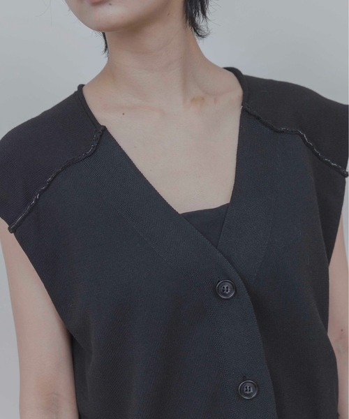 Eimee Law（エイミーロウ）の「レーストリムレイヤードニットベスト（ベスト・レディース・ブラック/ベージュ・FREE）」の8枚目の写真