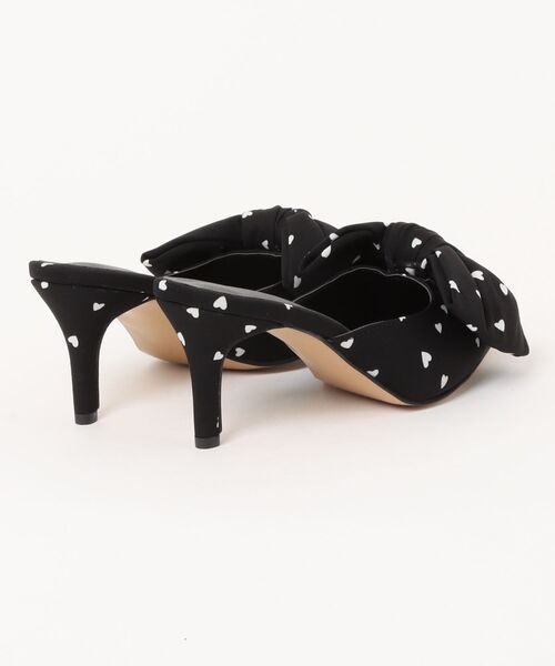 Narcissus（ナルシス）の「【Narcissus】ハートリボンミュール（パンプス・レディース・ブラック/ホワイト・24.0cm/25.0cm/23.0cm）」の6枚目の写真