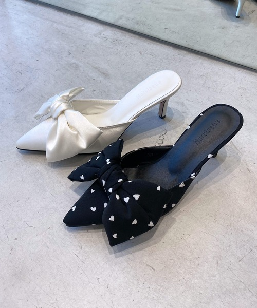 Narcissus（ナルシス）の「【Narcissus】ハートリボンミュール（パンプス・レディース・ブラック/ホワイト・24.0cm/25.0cm/23.0cm）」の3枚目の写真