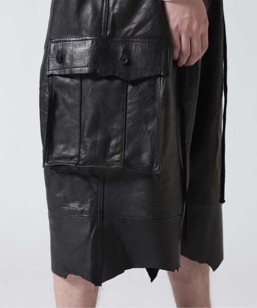 FR(13)NDS(フレンズ)の「FR(13)NDS /フレンズ/REPRO-LEATHER CARGO SHORTS(その他パンツ・メンズ・ブラック・M/L)」の4枚目の写真