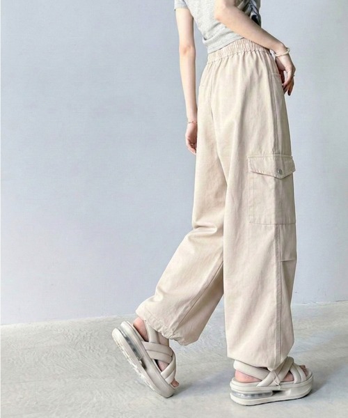 Megil（メギル）の「ワイドカーゴパンツ（カーゴパンツ・レディース・チャコールグレー/ブラック/ベージュ・SMALL/MEDIUM/LARGE/X-LARGE）」の13枚目の写真