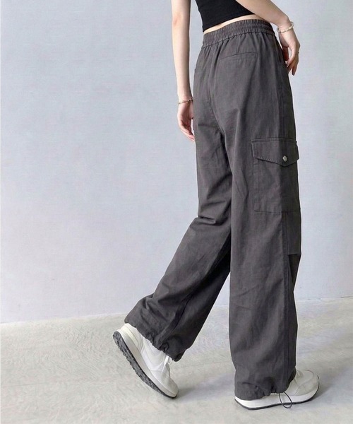 Megil（メギル）の「ワイドカーゴパンツ（カーゴパンツ・レディース・チャコールグレー/ブラック/ベージュ・SMALL/MEDIUM/LARGE/X-LARGE）」の8枚目の写真