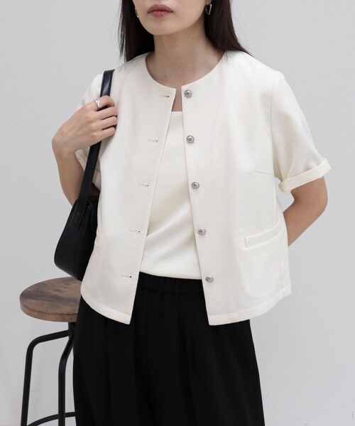 fredy emue(フレディエミュ)の「【@sora_522m企画】ノーカラーハーフスリーブジャケット(ノーカラージャケット・レディース・オフホワイト/ブラック・38)」の1枚目の写真